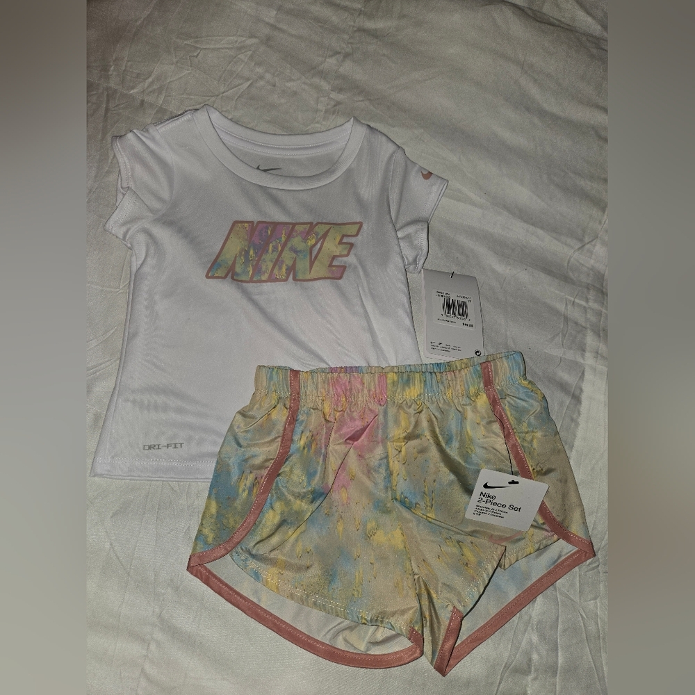 Nike Girl Athletic Outfit Size 3T